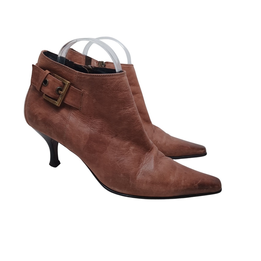 Donald Pliner Brown Leather Point Toe Ankle Boots Kitten Heel Buckle Strap 8.5 M
